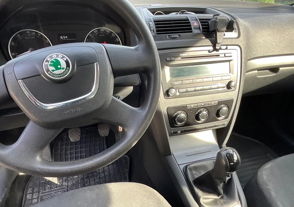 Skoda Octavia cena 21900 przebieg: 114000, rok produkcji 2009 z Piastów małe 67